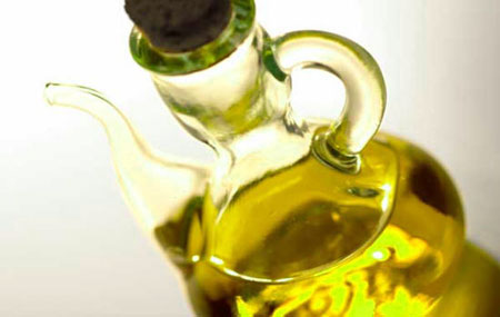 http://www.hassidout.org/hassidout/Beth_Habad/France/Paris/Tsivot_hachem/olive-oil-bottle-2.jpg